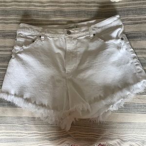 Abercrombie & Fitch high rise 4” short